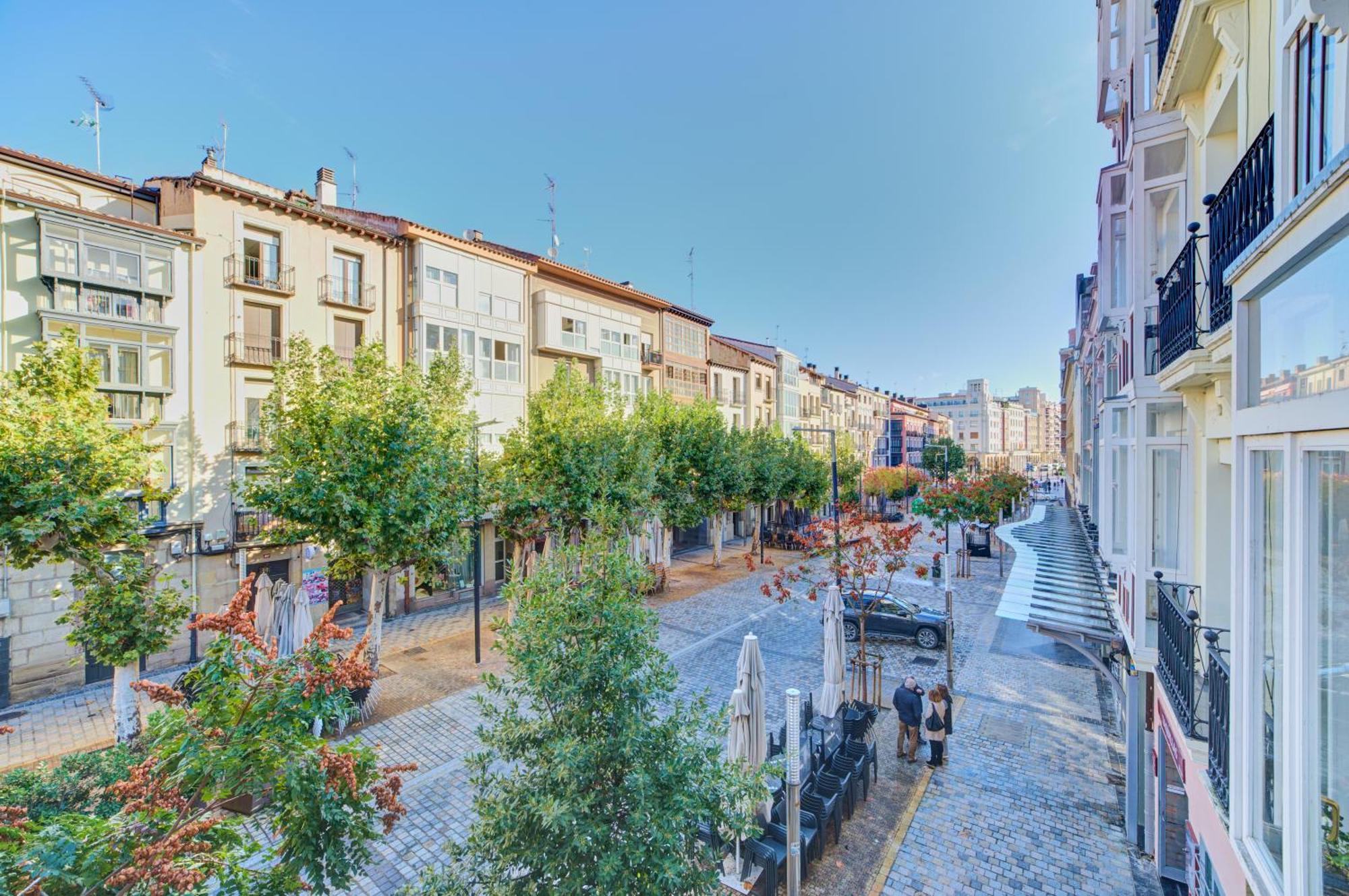 Apartamento Breton De Los Herreros Logroño Extérieur photo
